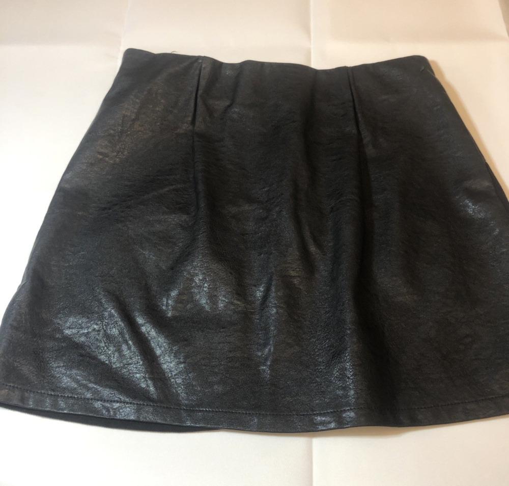 Pants Store Faux Leather Black Full Zip Mini Skirt Size Small